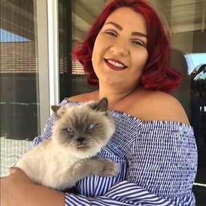 Meet your Posher, Monique